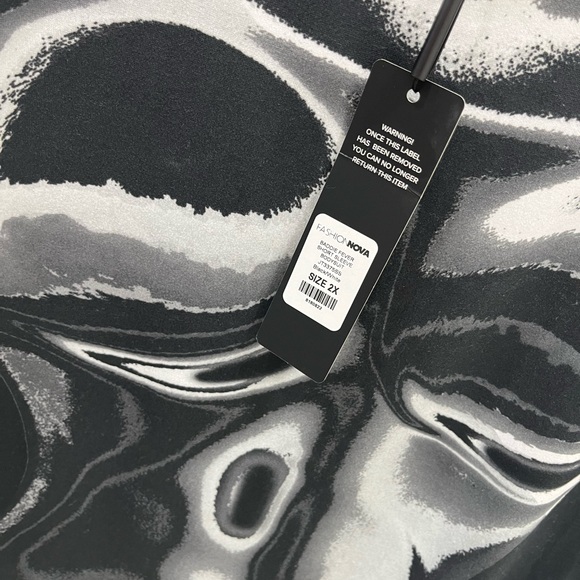 BADDIE FEVER SHORT SLEEVE BODYSUIT - Picture 5 of 5